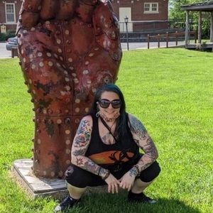 Meet your Posher, Raynee